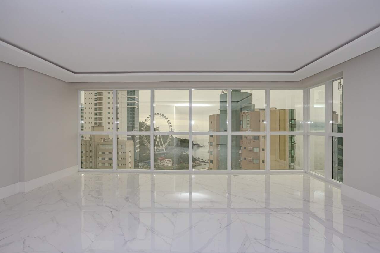Apartamento à venda no Pioneiros: 