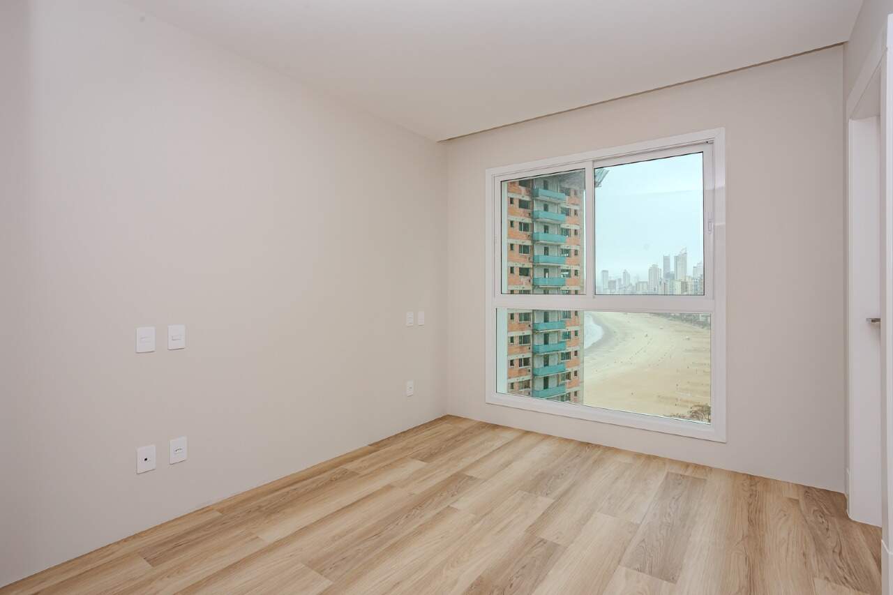 Apartamento à venda no Pioneiros: 