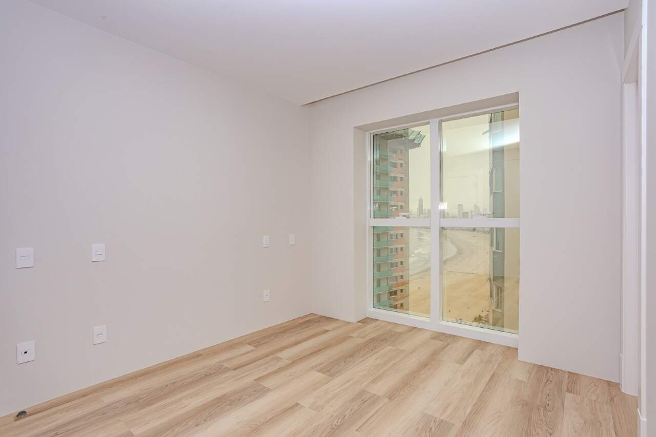 Apartamento à venda no Pioneiros: 