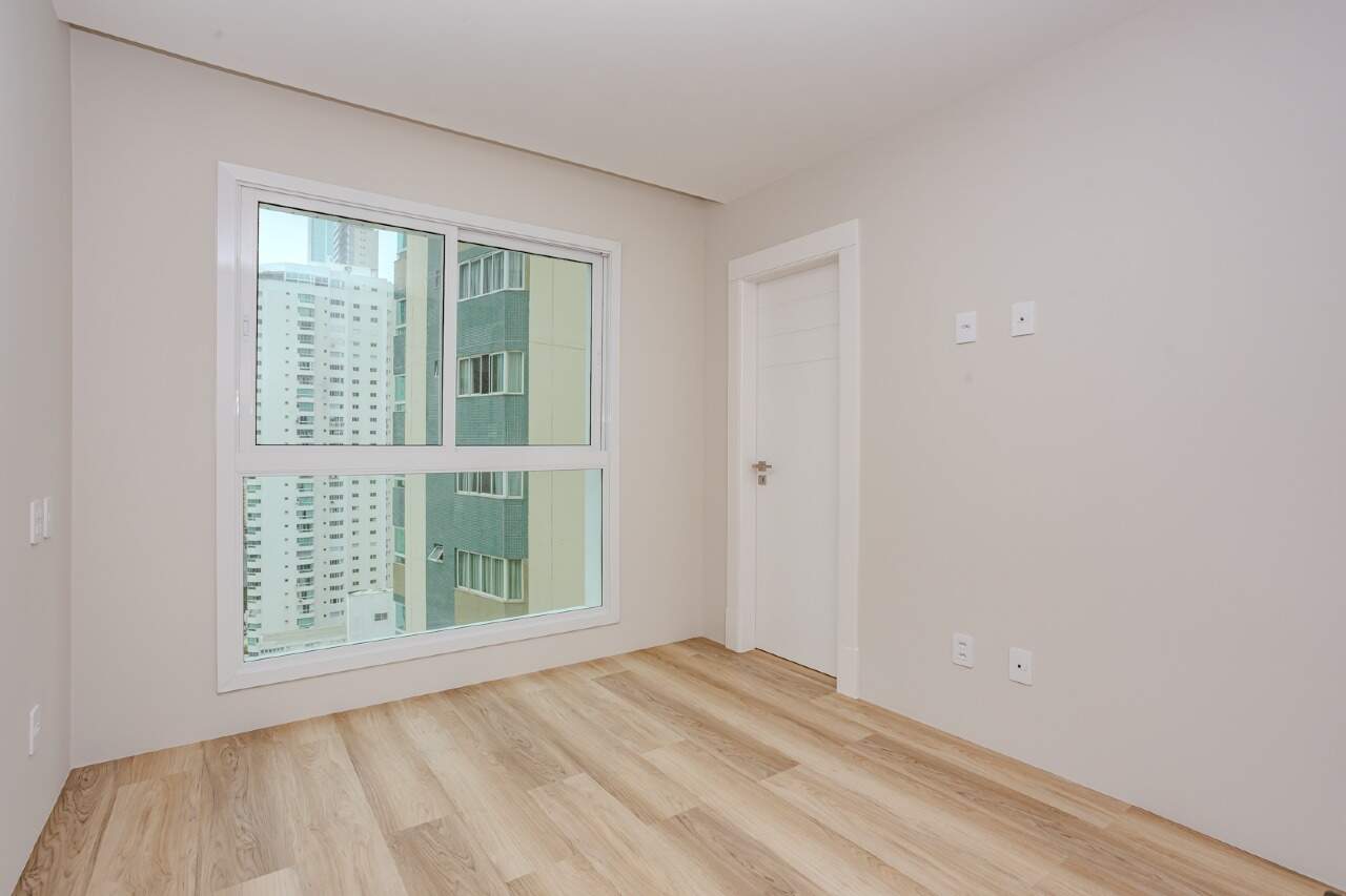 Apartamento à venda no Pioneiros: 