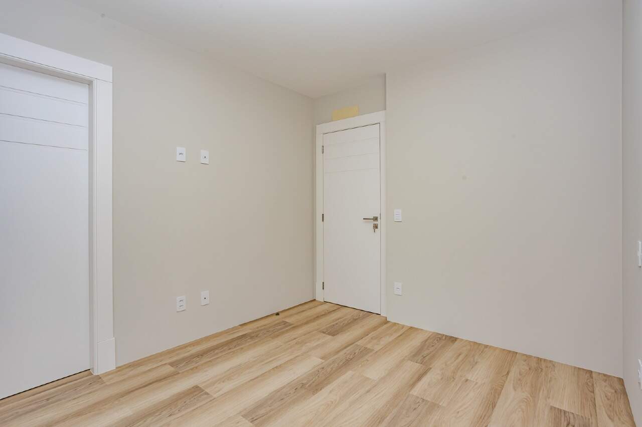 Apartamento à venda no Pioneiros: 
