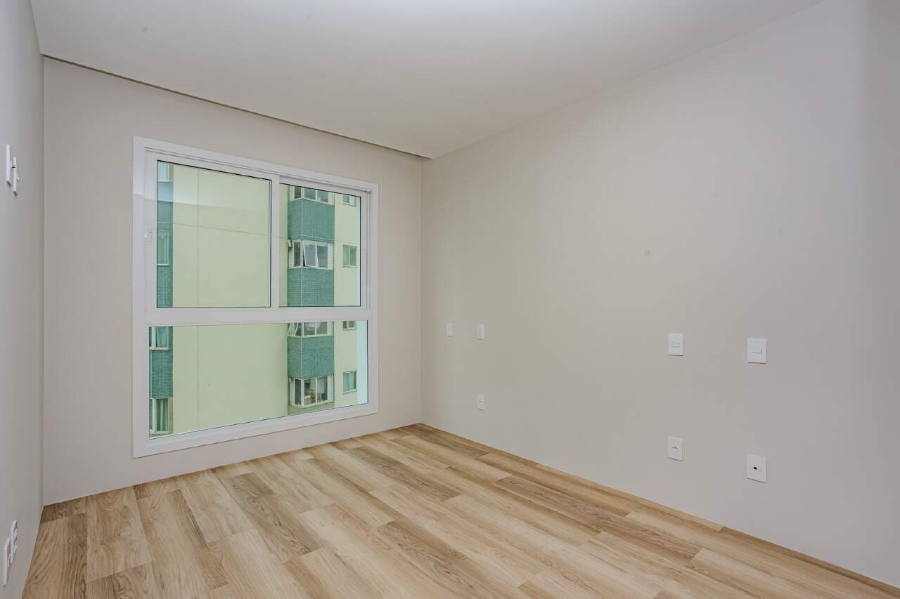 Apartamento à venda no Pioneiros: 