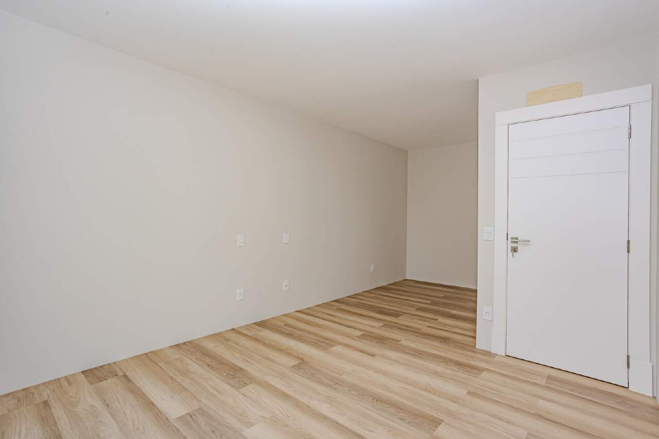 Apartamento à venda no Pioneiros: 