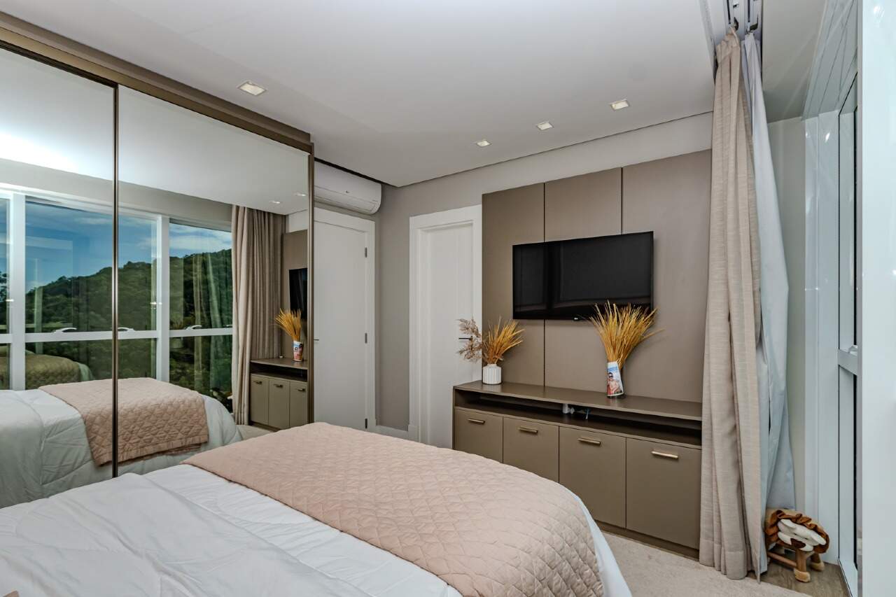 Apartamento à venda no Pioneiros: 