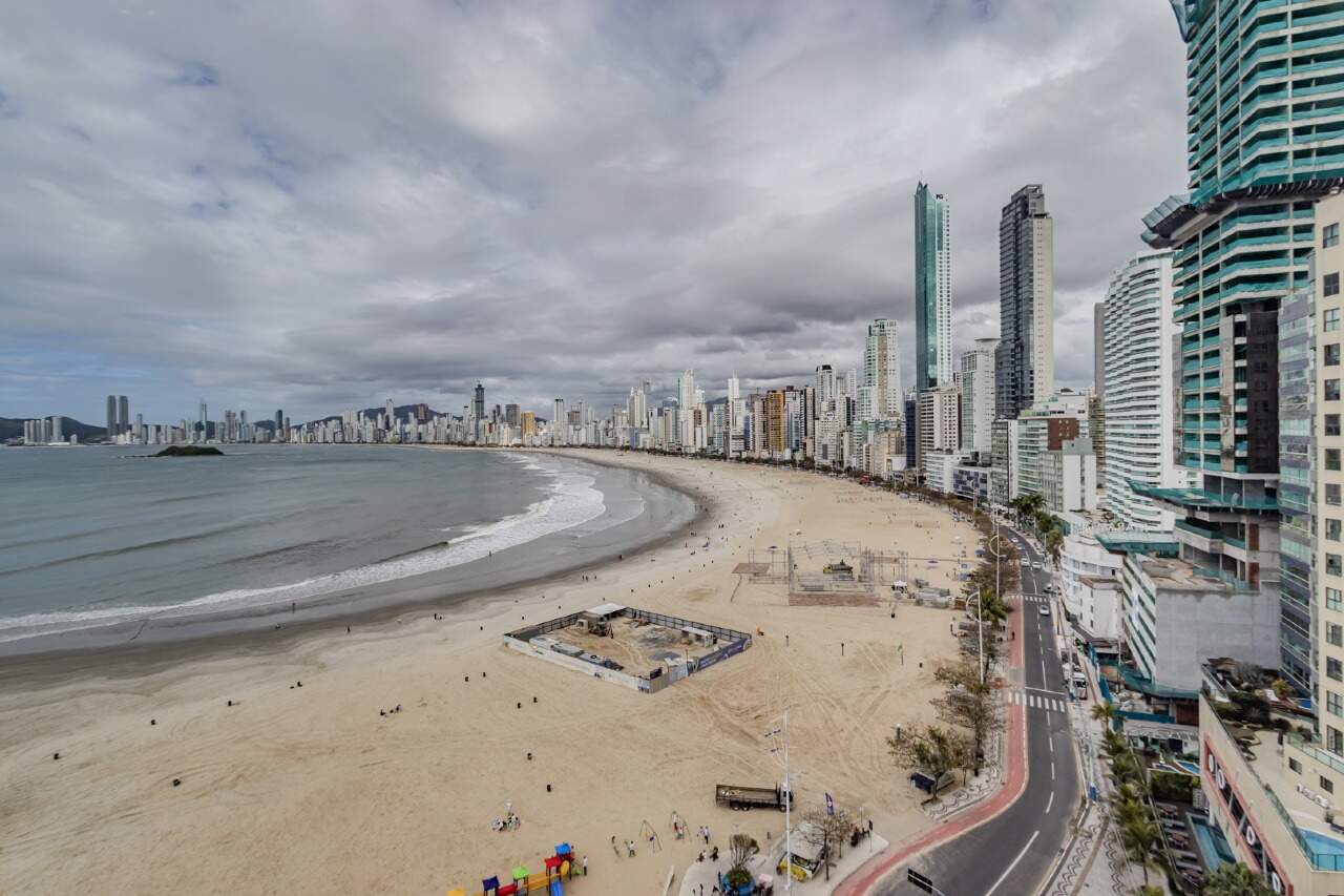 Apartamento à venda no Pioneiros: 