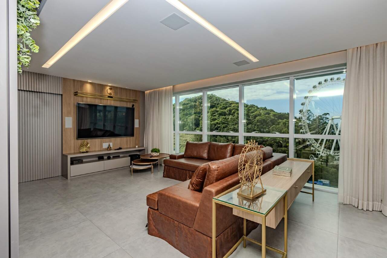 Apartamento à venda no Pioneiros: 