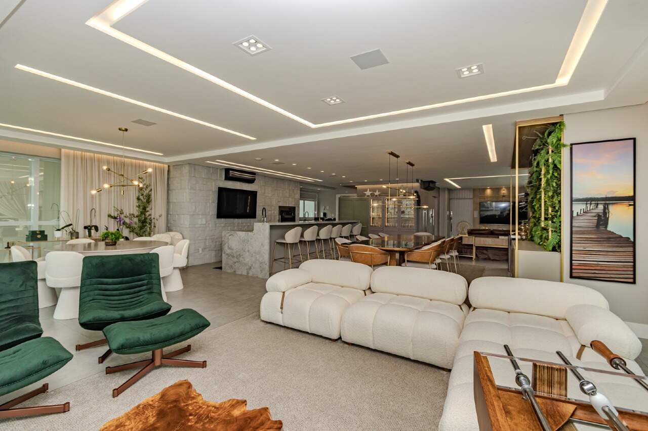 Apartamento à venda no Pioneiros: 