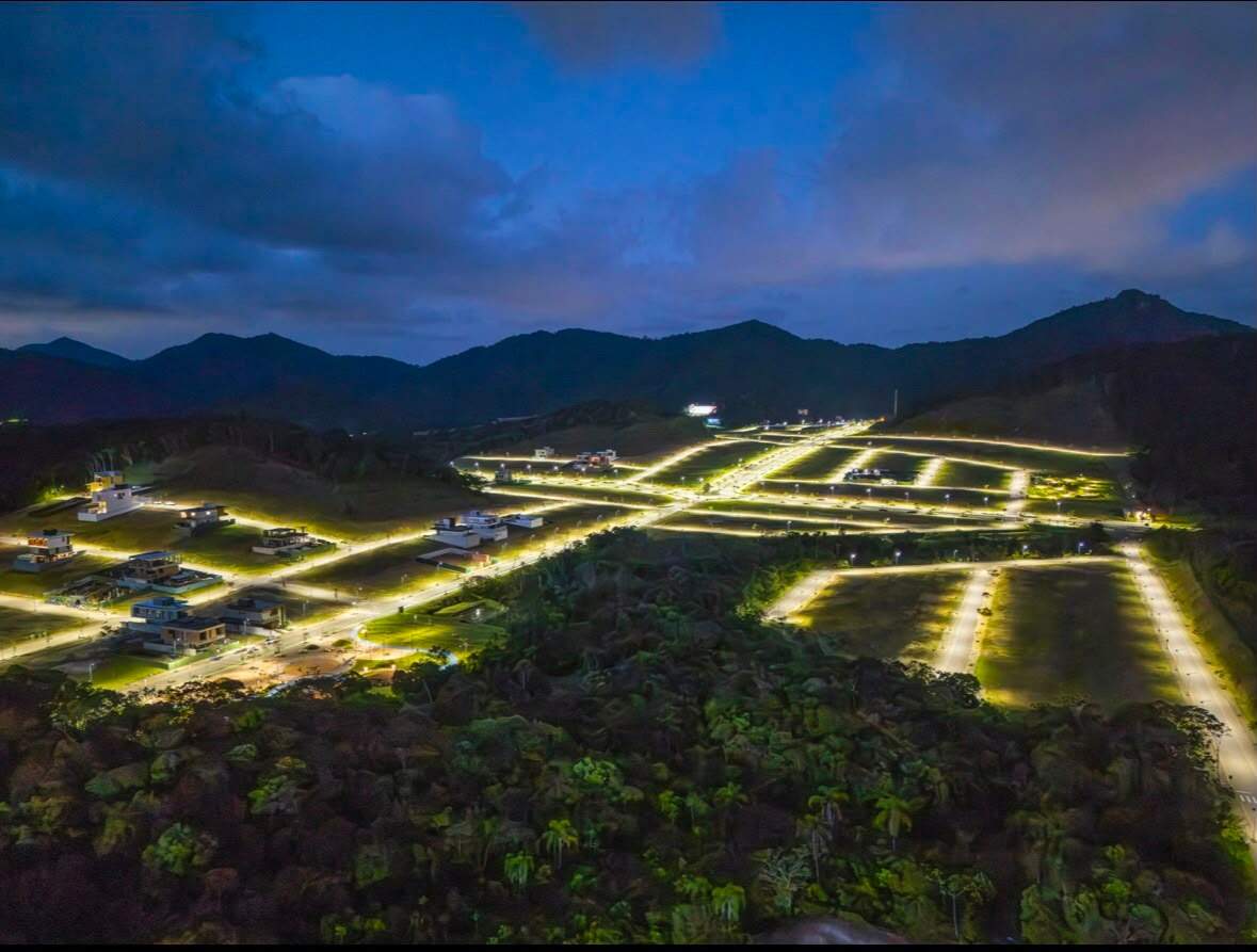Terreno em Condomínio à venda no Várzea do Ranchinho: 