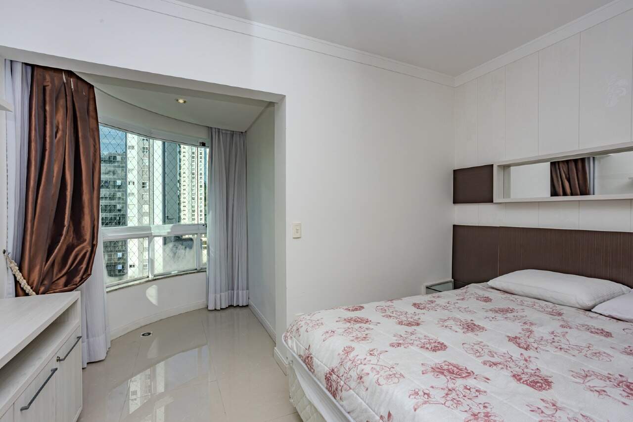 Apartamento à venda no Pioneiros: