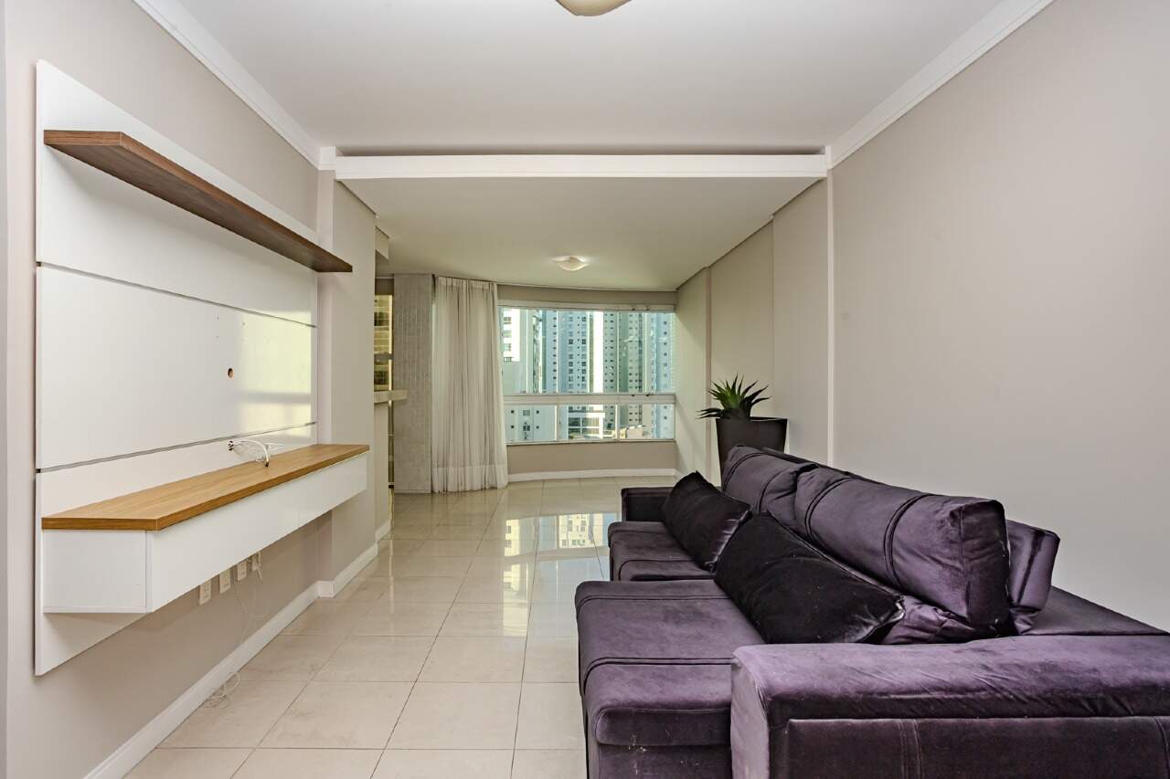 Apartamento à venda no Pioneiros: 