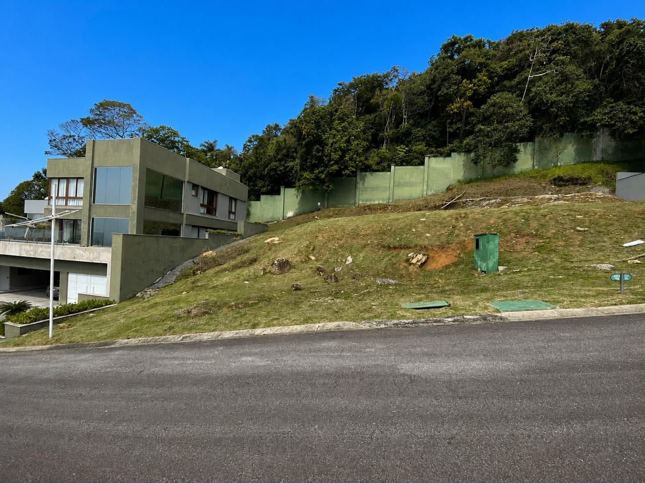Terreno em Condomínio à venda no Praia do Estaleirinho: 