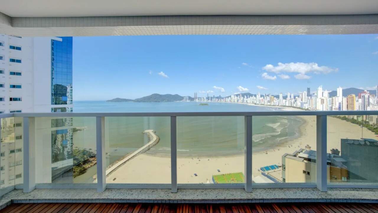 Apartamento à venda no Pioneiros: 