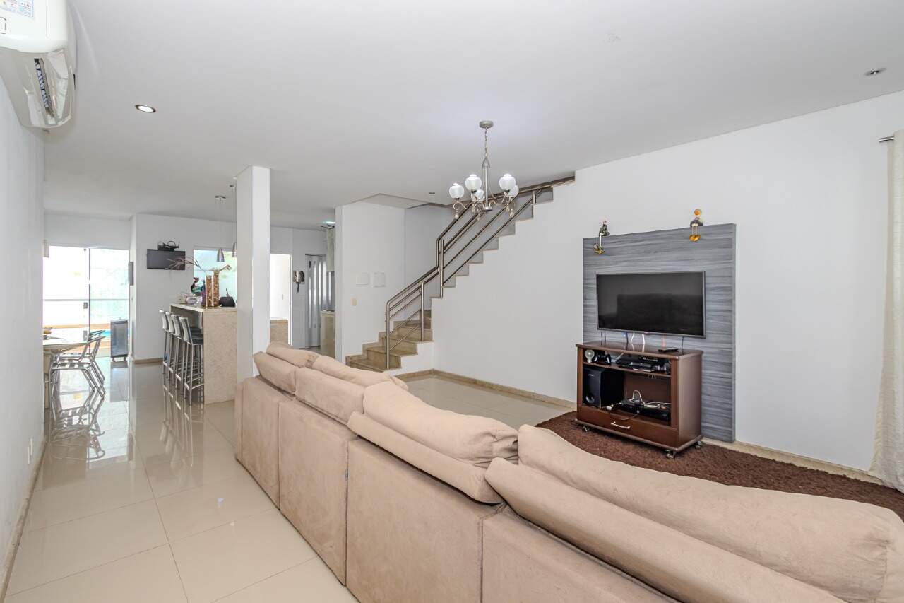 Casas para aluguel no Praia dos Amores: 