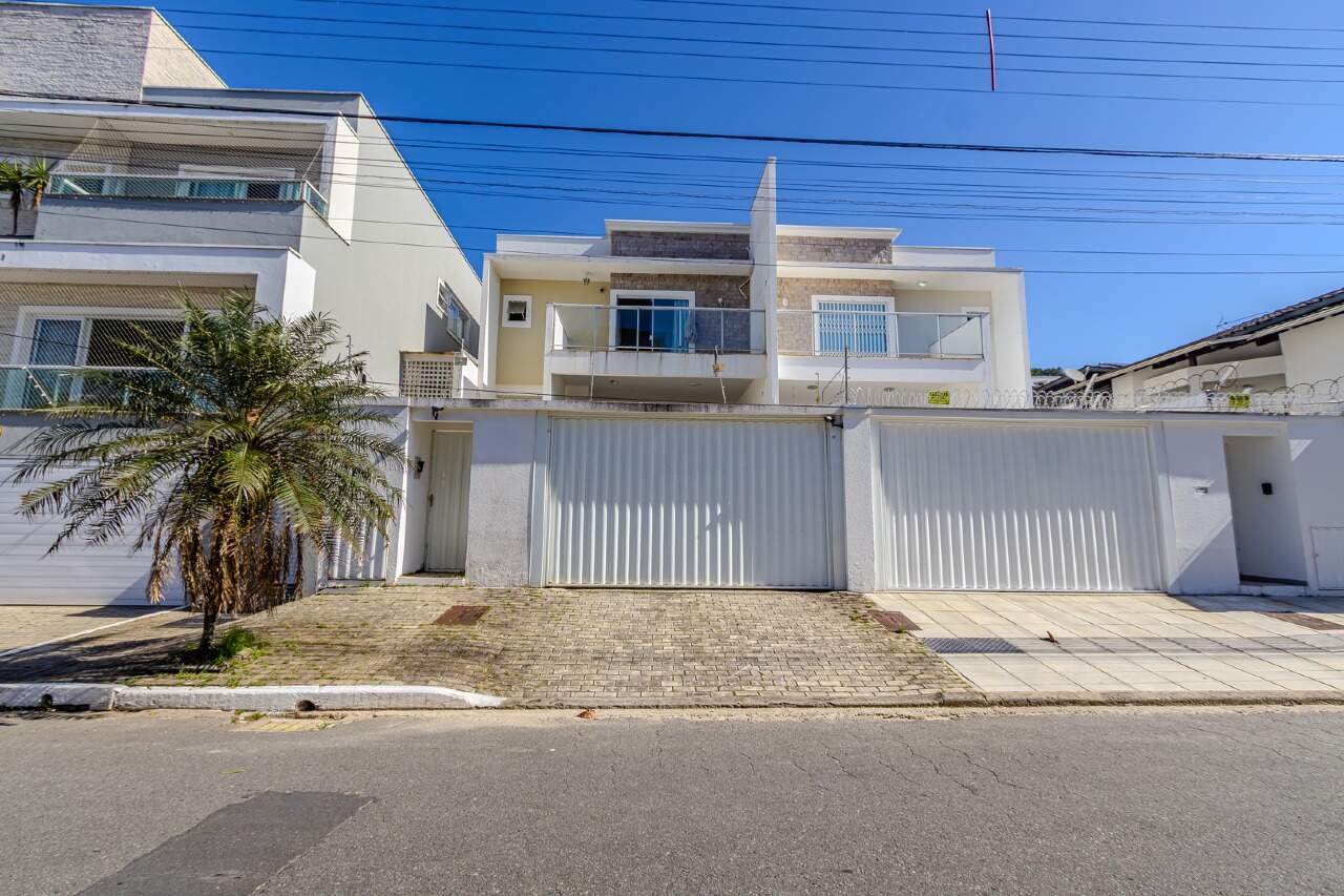 Casas para aluguel no Praia dos Amores: 