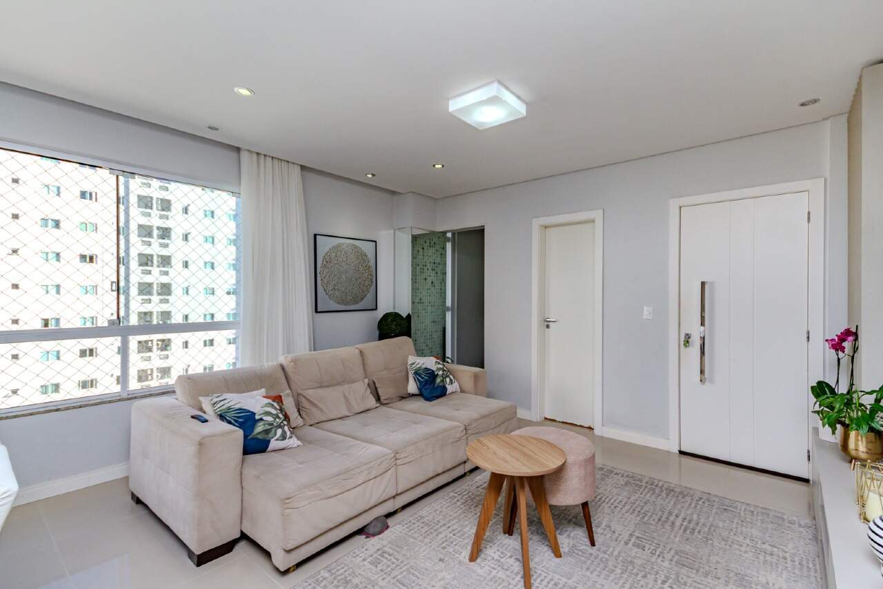 Apartamento à venda no Pioneiros: 