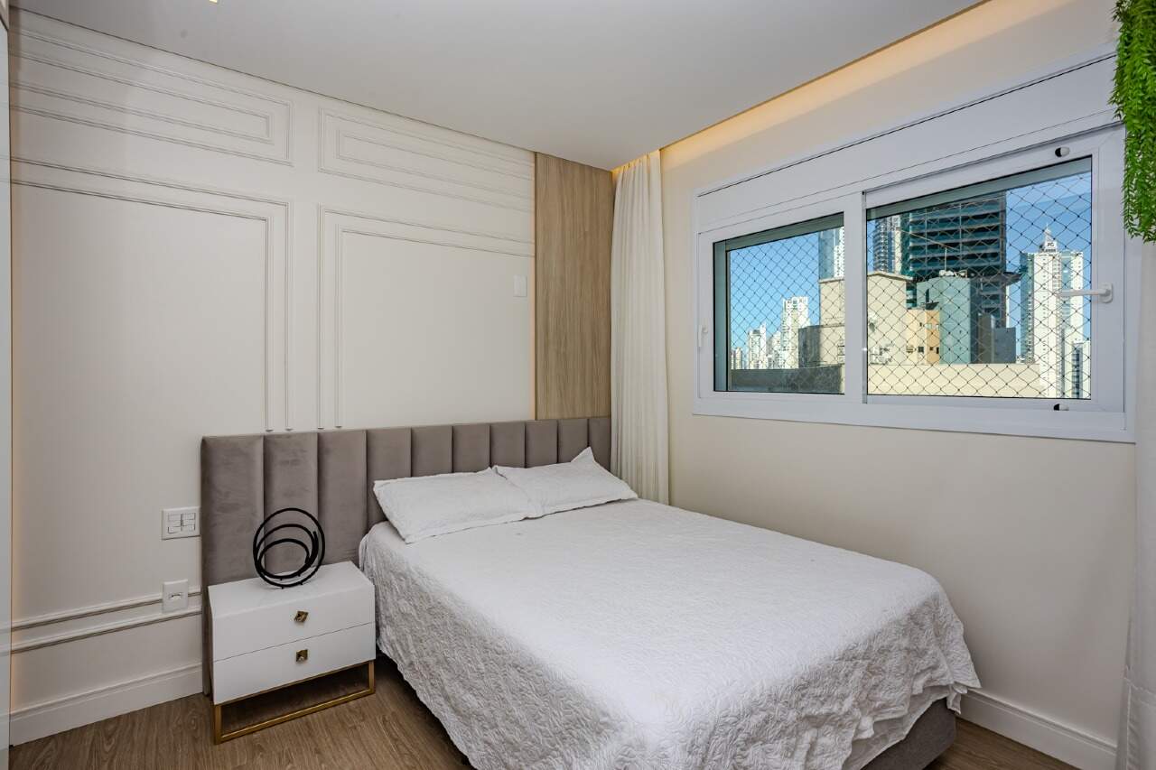 Apartamento à venda no Pioneiros: 