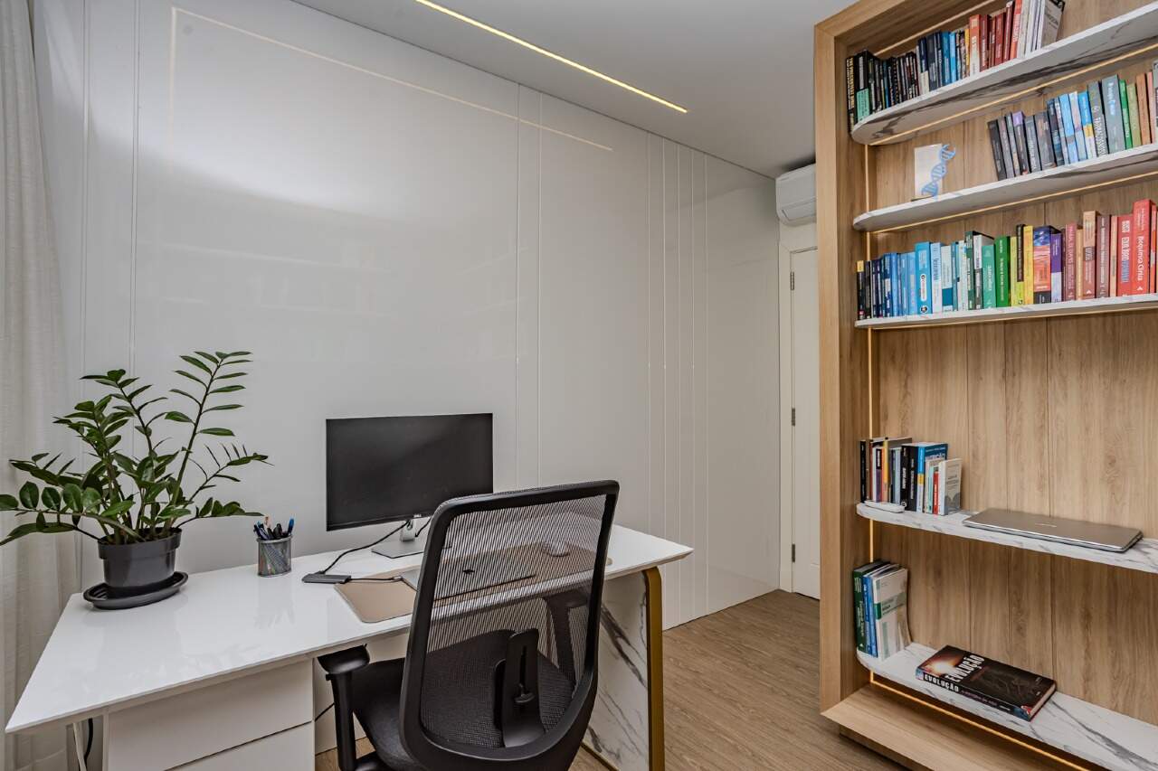Apartamento à venda no Pioneiros: 