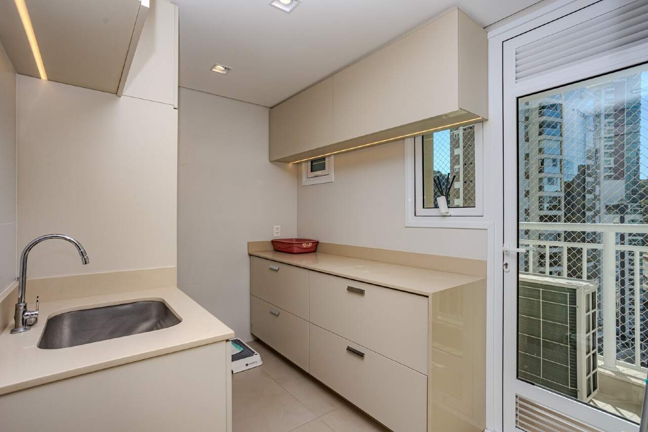 Apartamento à venda no Pioneiros: 