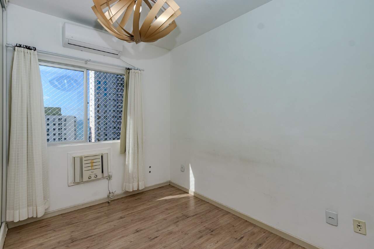 Apartamento à venda no Pioneiros: 