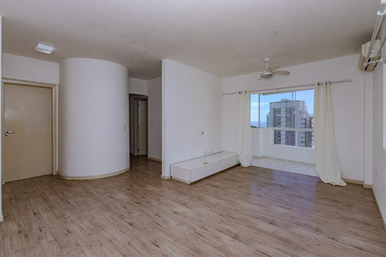 Apartamento à venda no Pioneiros: 