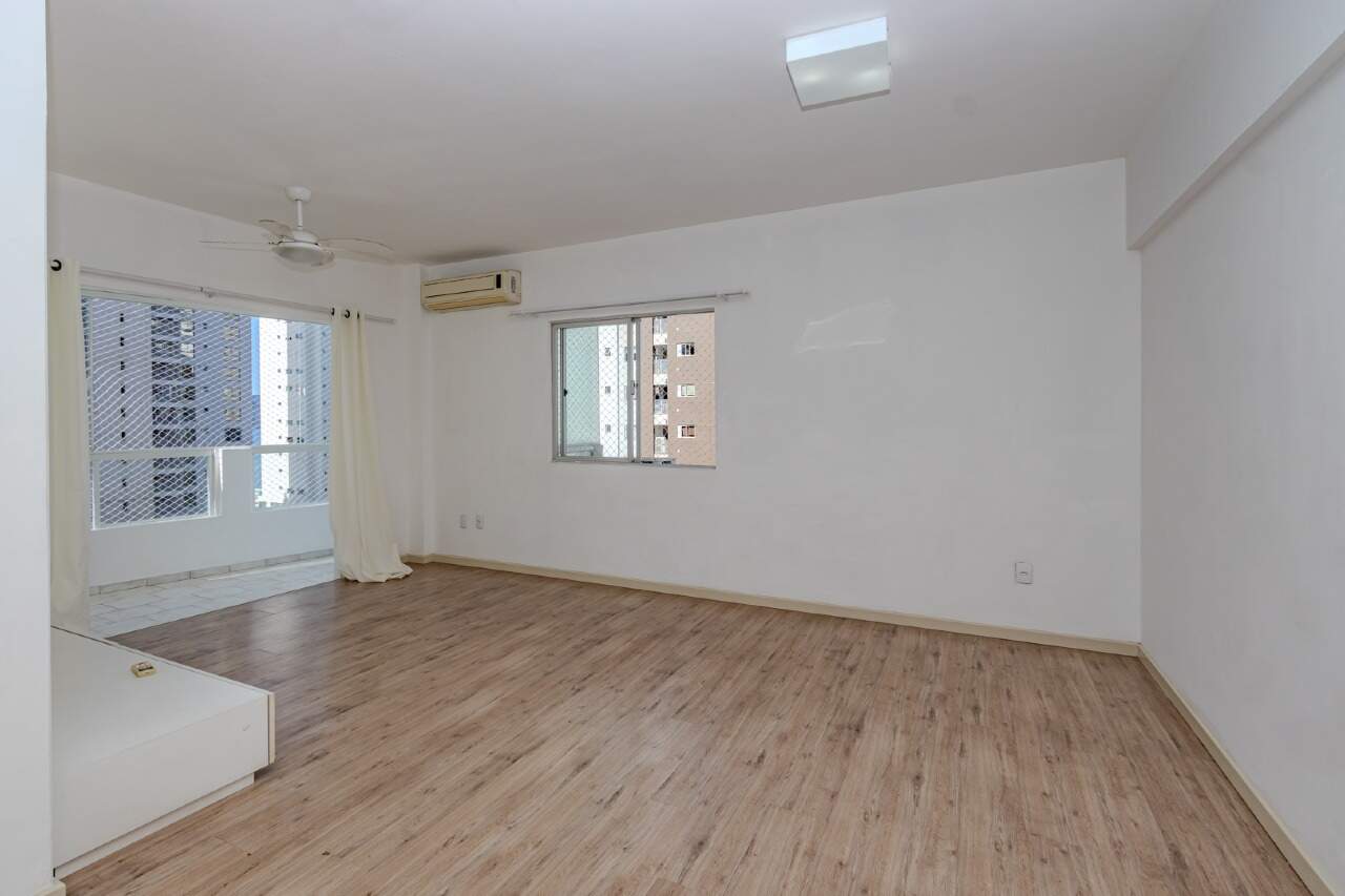 Apartamento à venda no Pioneiros: 