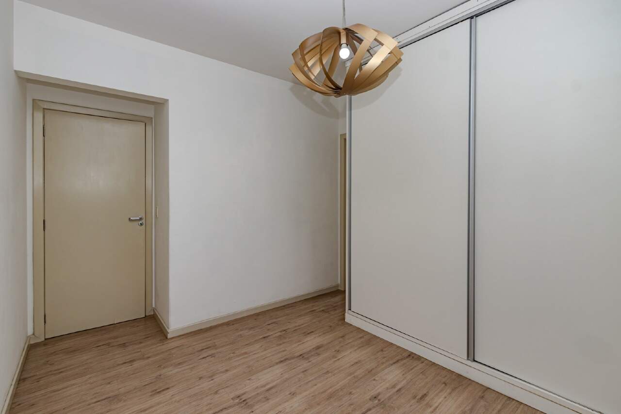 Apartamento à venda no Pioneiros: 