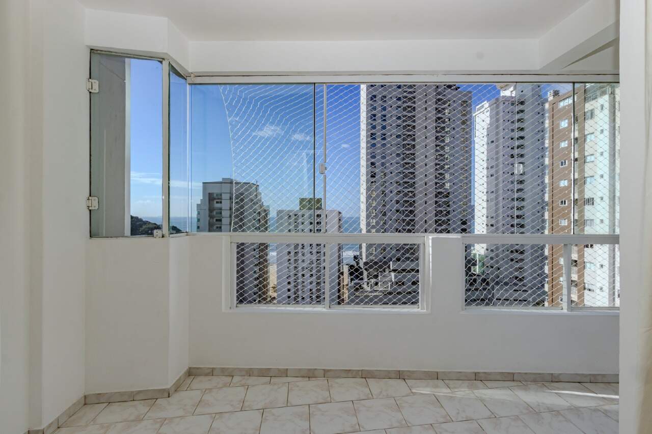 Apartamento à venda no Pioneiros: 