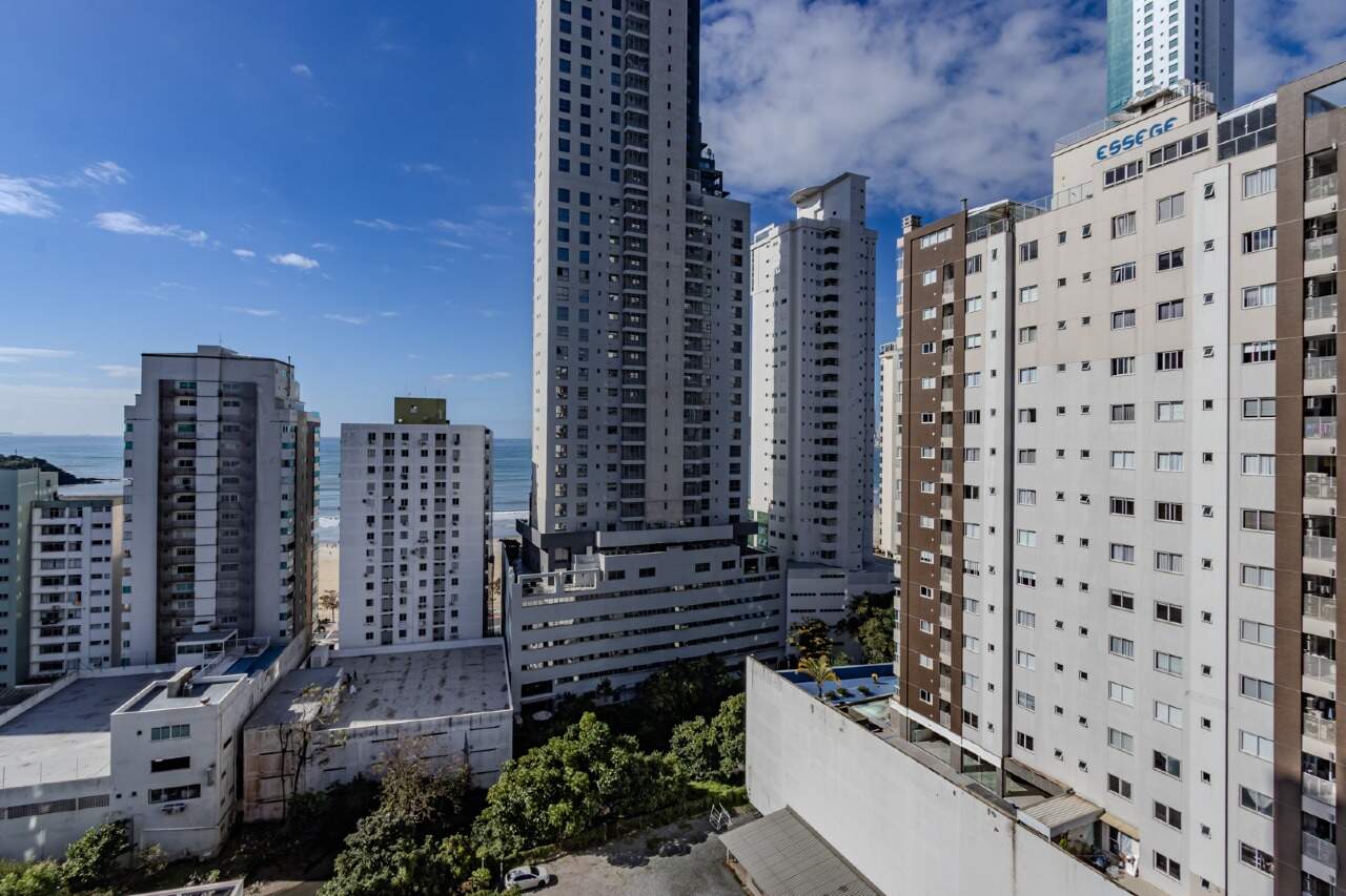 Apartamento à venda no Pioneiros: 