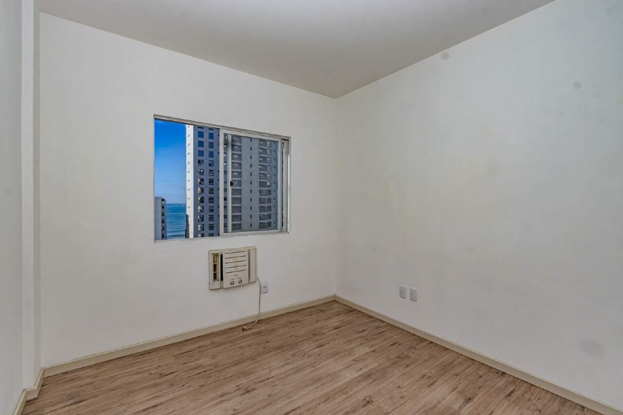 Apartamento à venda no Pioneiros: 