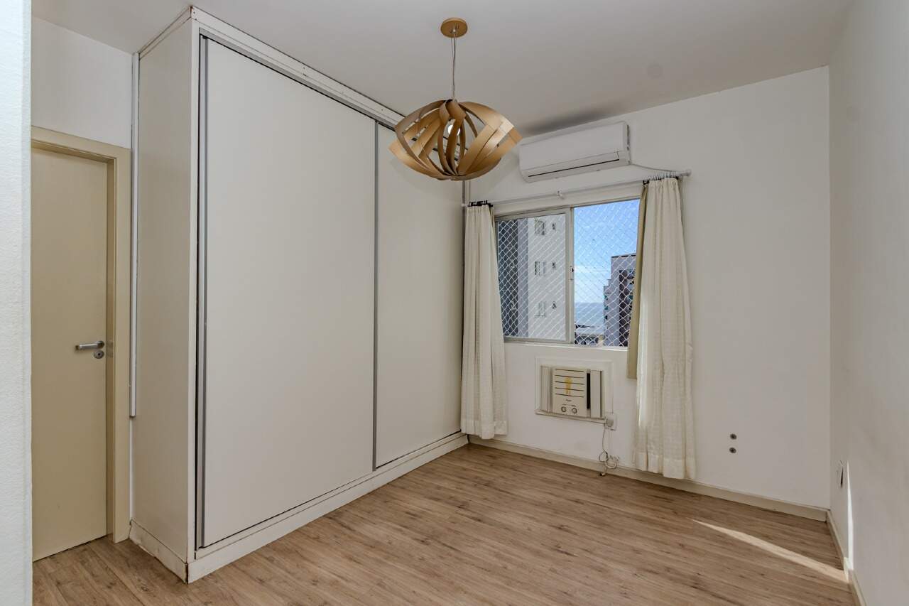 Apartamento à venda no Pioneiros: 