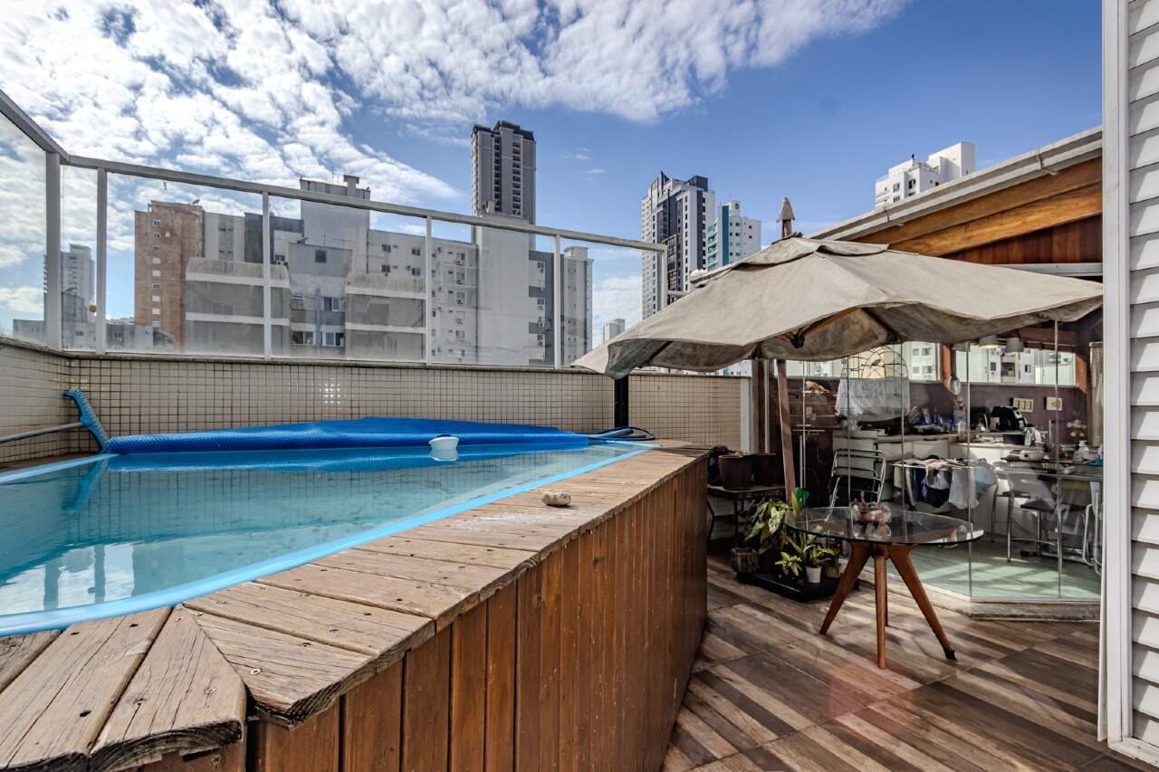 Apartamento diferenciado à venda no Centro: 