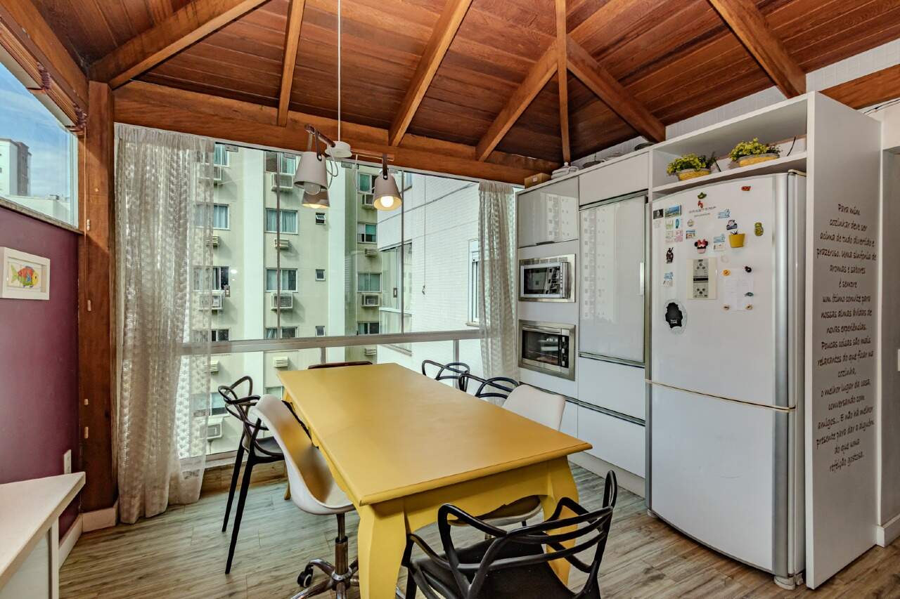 Apartamento diferenciado à venda no Centro: 