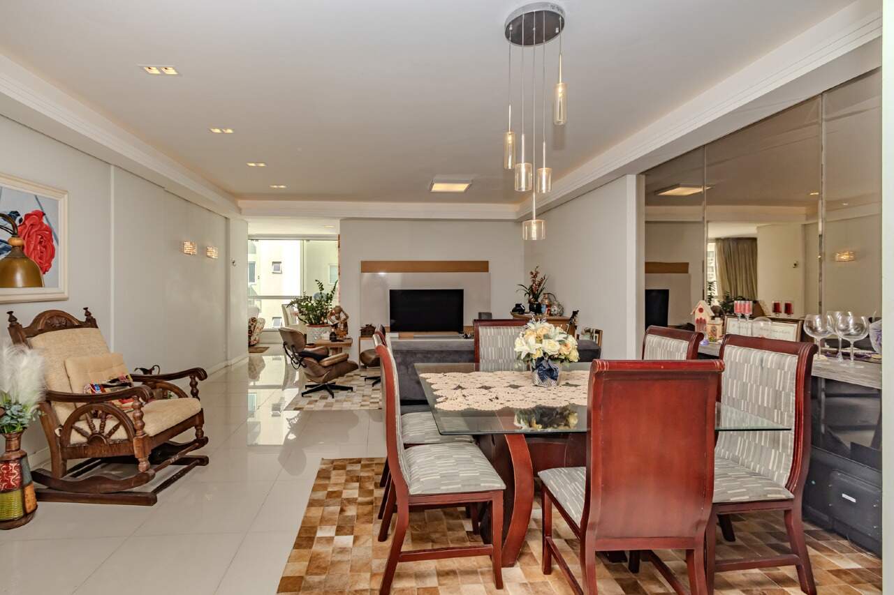 Apartamento diferenciado à venda no Centro: 