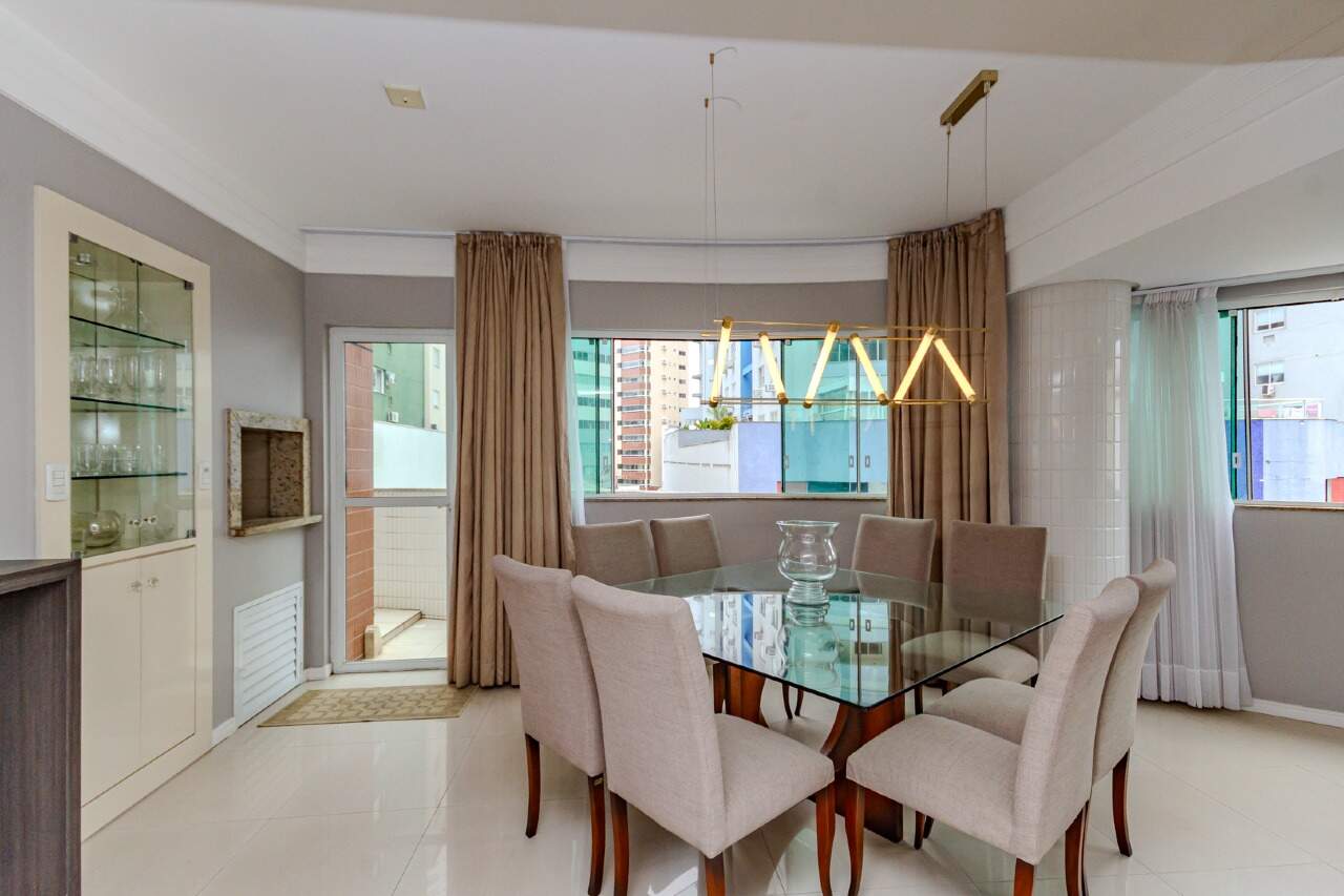 Apartamento diferenciado à venda no Centro: 