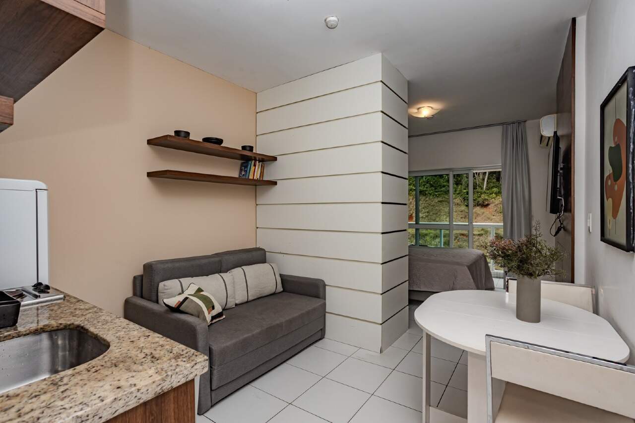 Apartamento à venda no Pioneiros: 