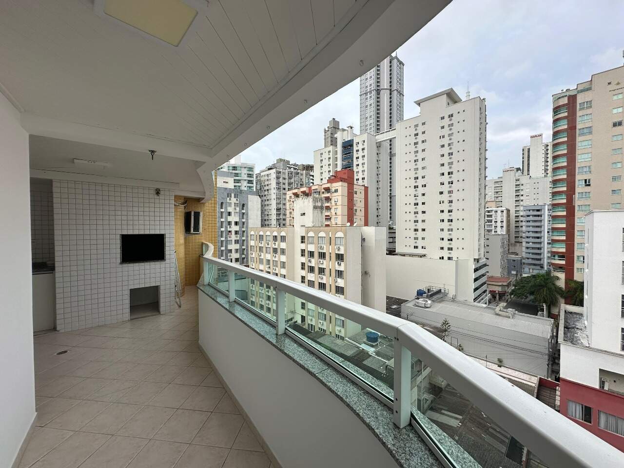 Apartamento para aluguel no Centro: 