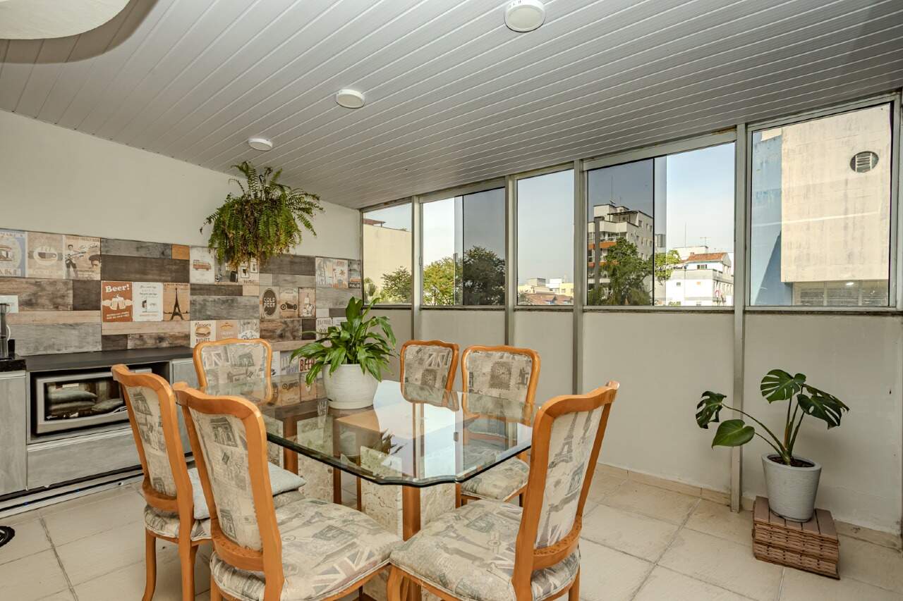 Apartamento diferenciado à venda no Centro: 