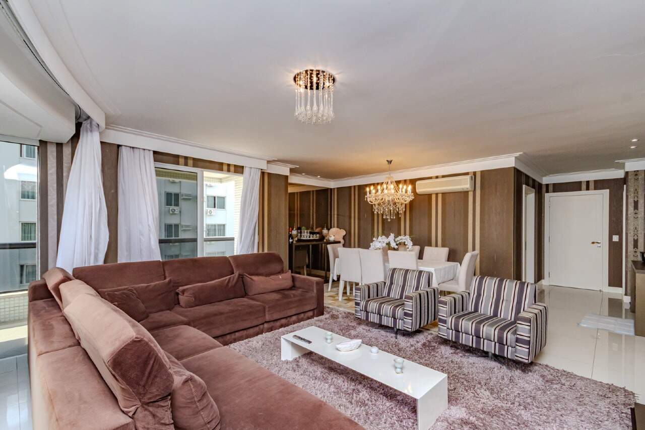 Apartamento diferenciado à venda no Centro: 