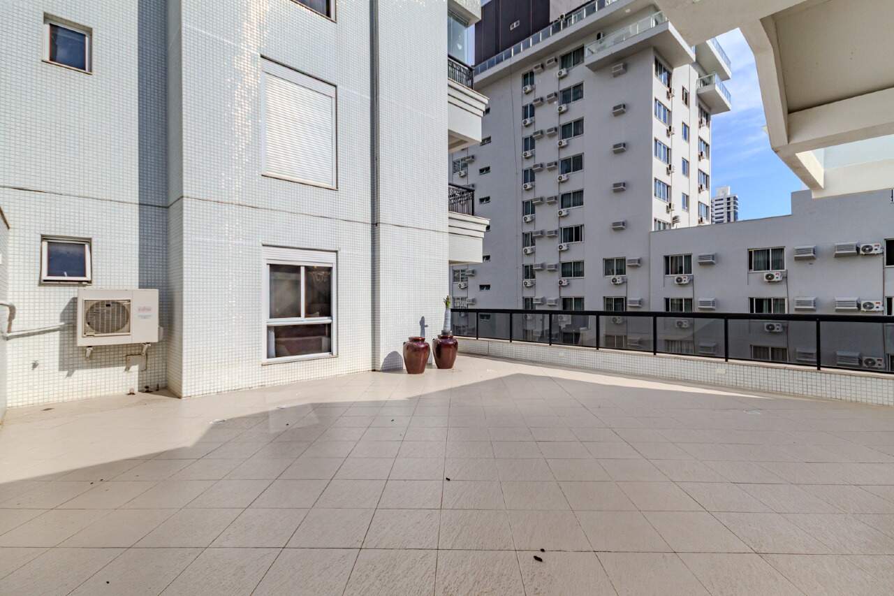 Apartamento diferenciado à venda no Centro: 