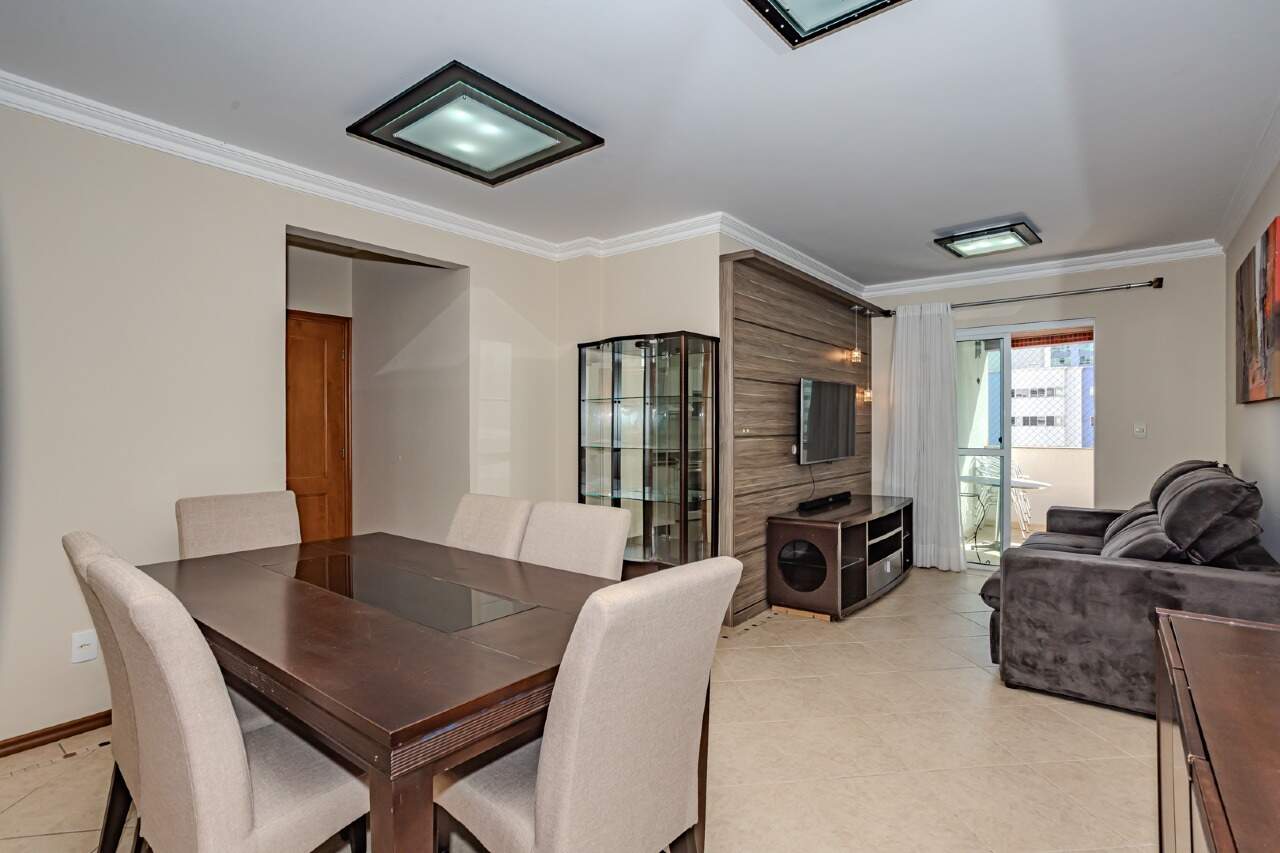 Apartamento à venda no Pioneiros: 