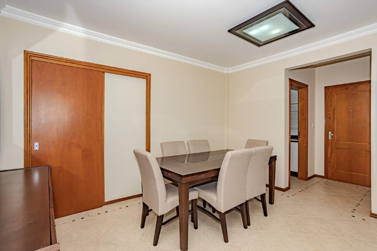 Apartamento à venda no Pioneiros: 