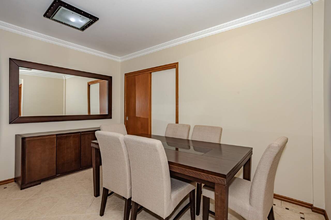 Apartamento à venda no Pioneiros: 