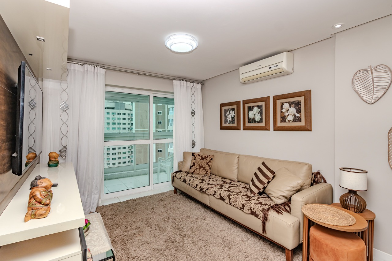Apartamento à venda no Pioneiros: 