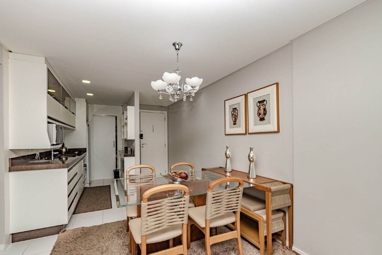 Apartamento à venda no Pioneiros: 