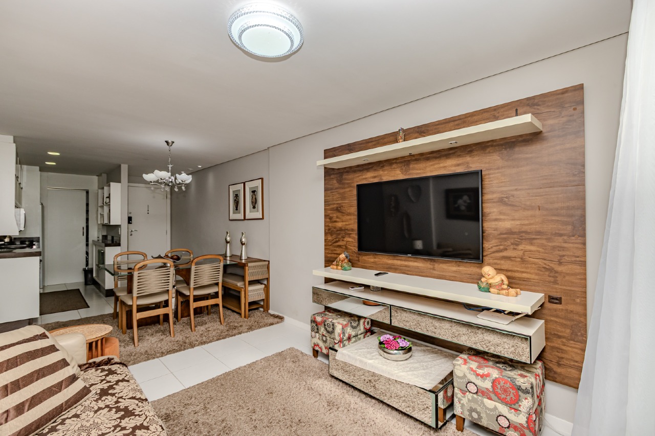 Apartamento à venda no Pioneiros: 