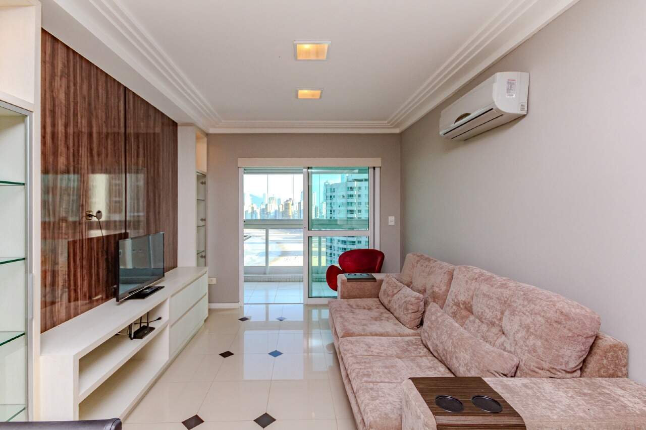 Apartamento à venda no Pioneiros: 