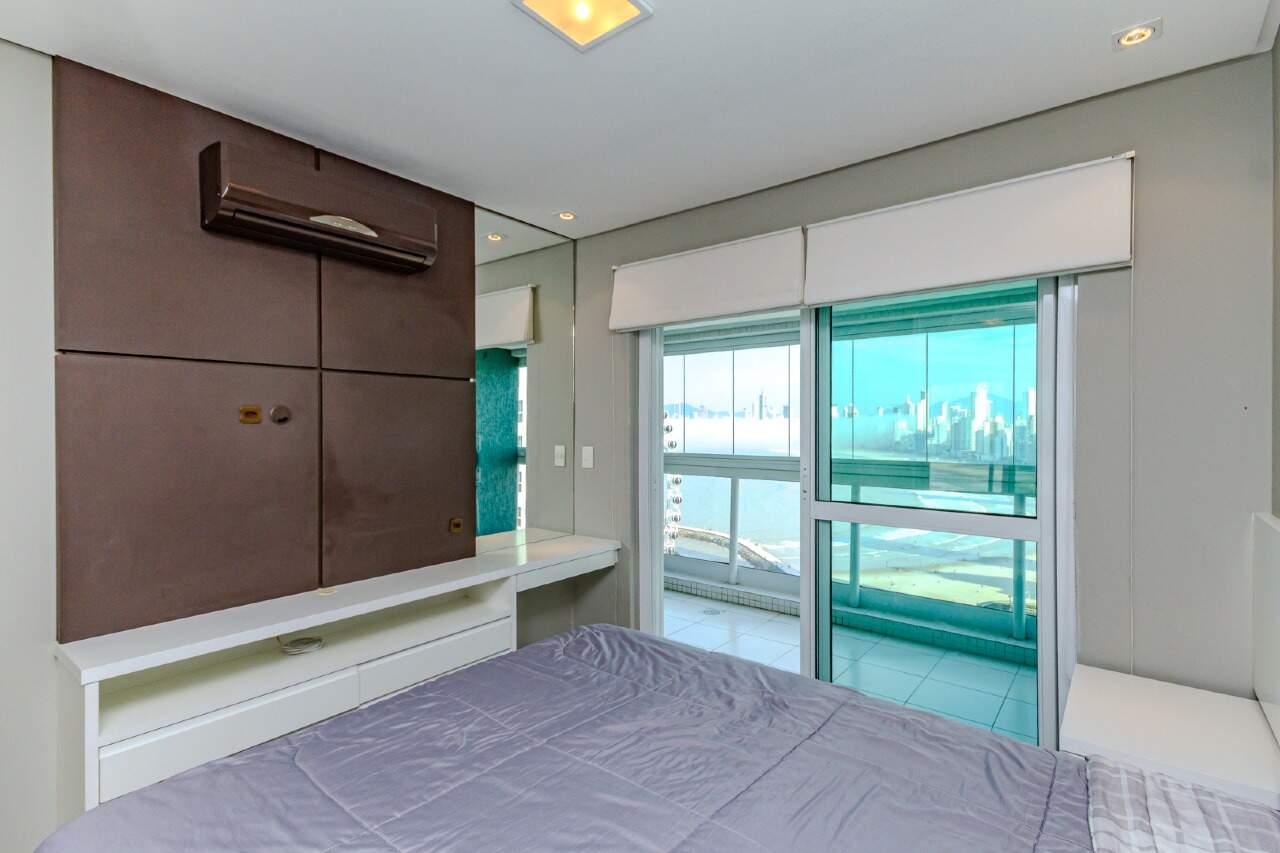 Apartamento à venda no Pioneiros: 