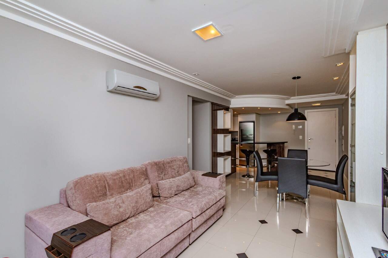 Apartamento à venda no Pioneiros: 
