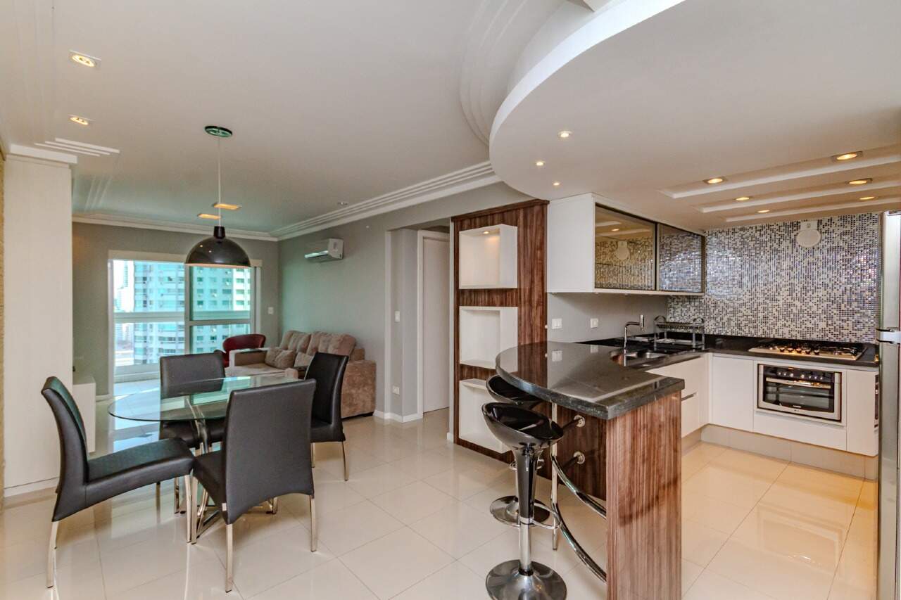 Apartamento à venda no Pioneiros: 