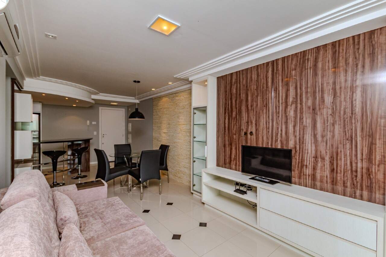 Apartamento à venda no Pioneiros: 